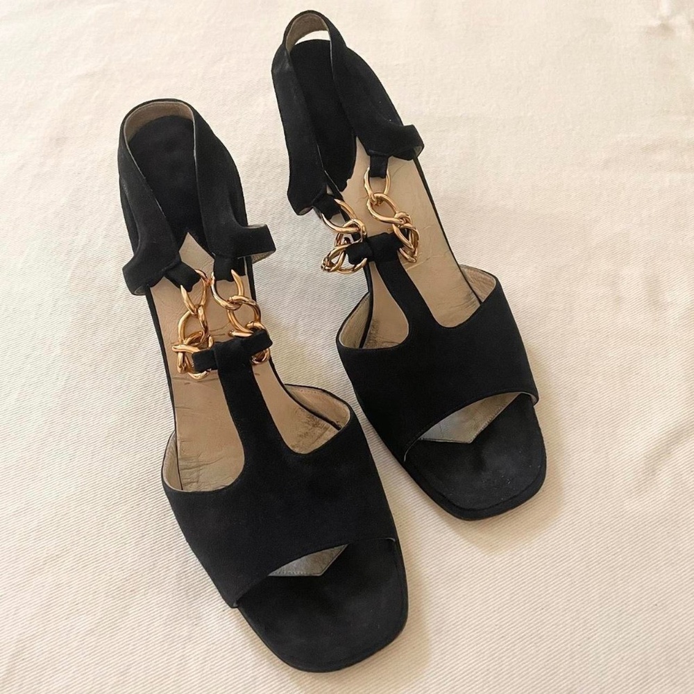 avy strappy suede high heels with gold chain detailing